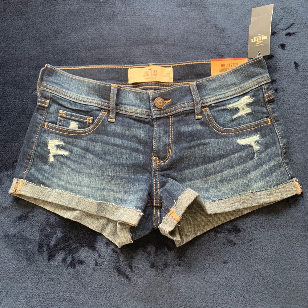 Hollister Low Rise Ripped Short-Shorts🦅